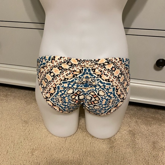 Bikini bottom from xhilaration size small - Picture 3 of 6
